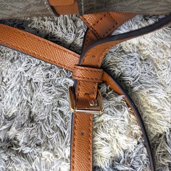 NWOT Gold Michael Kors Backpack - Picture 12 of 14